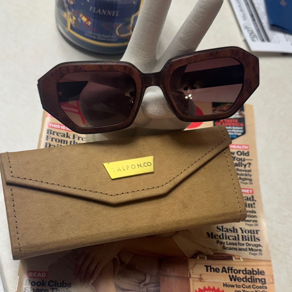 Galpon Co laser cut wood Women's Brown Geometric Frame sunglasses
